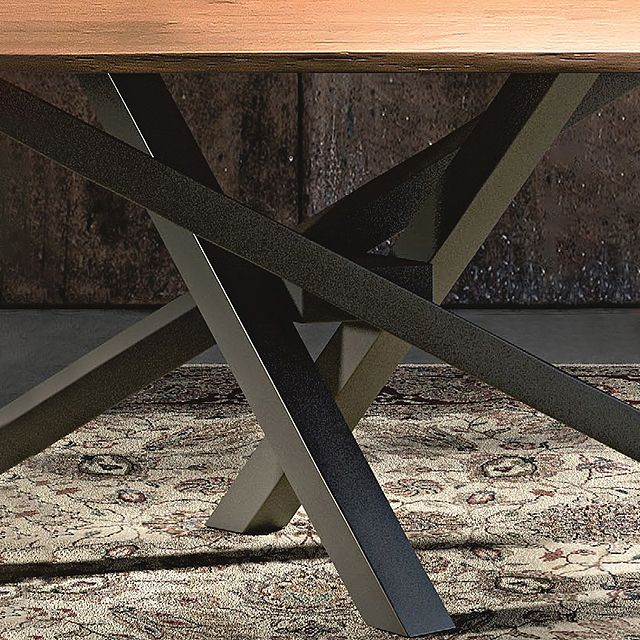 Table à manger rectangulaire de luxe traditionnelle, table en bois massif de pin avec socle