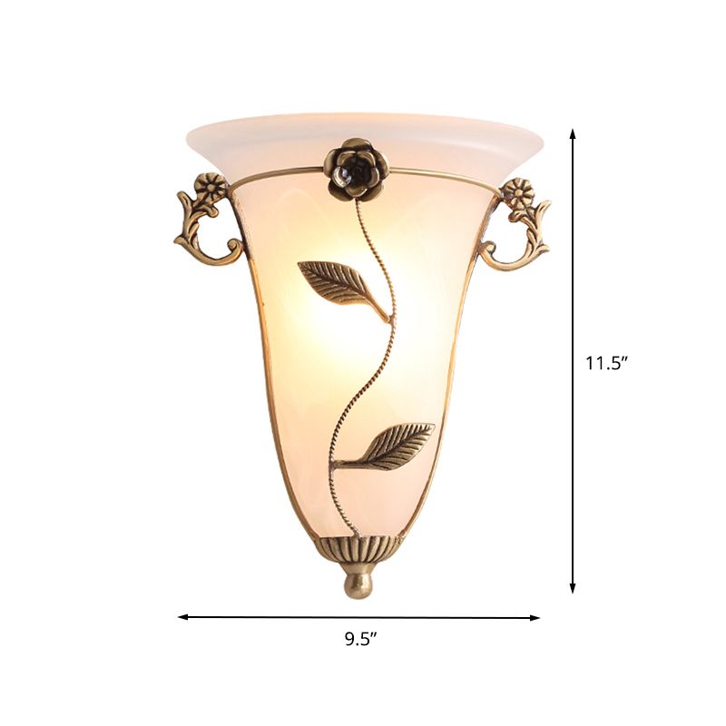 1 Glühbirnenkegelleuchte Lampe Tradition Opal Glaswandbeleuchtung in Messing mit Blume