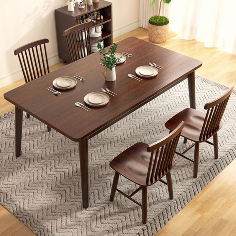 Modern Brown Rubberwood Top Dining Table with 4 Solid Wood Legs