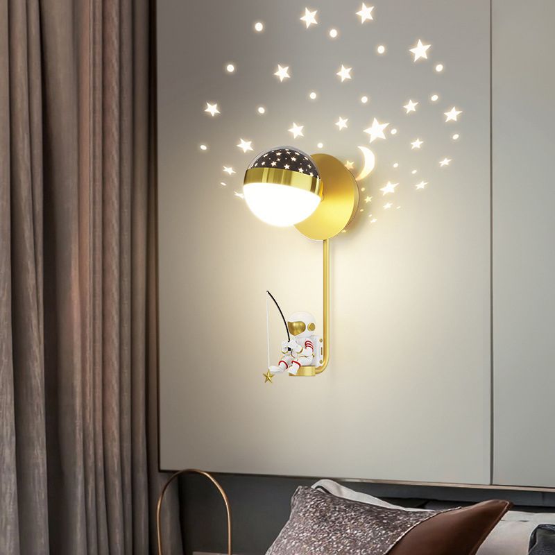 Modern Astronaut Wall Light Fixture Creative LED Wall Light Sconce for Bedroom