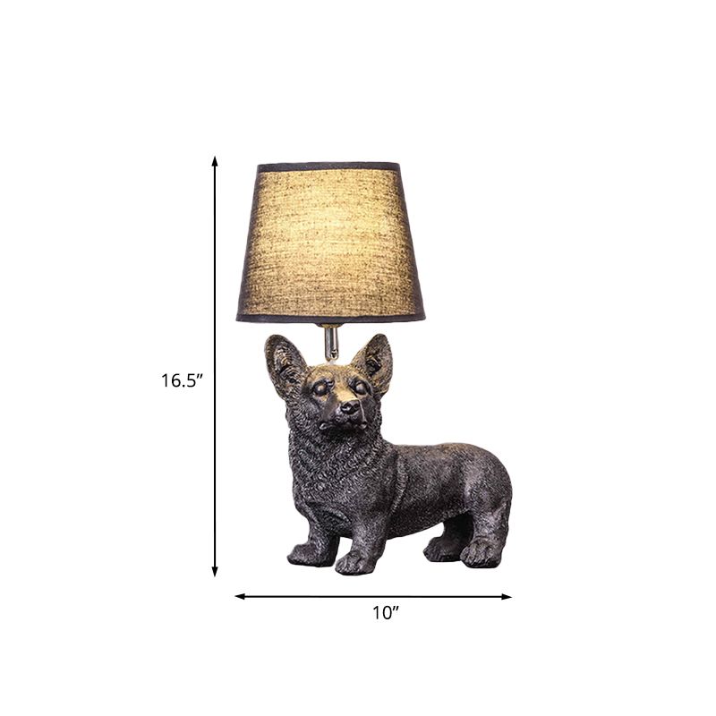 Mesa nocturna para perros sentada/de pie Luz creativa de resina 1 cabeza iluminación de mesa negra con sombra de tela de barril para dormitorio