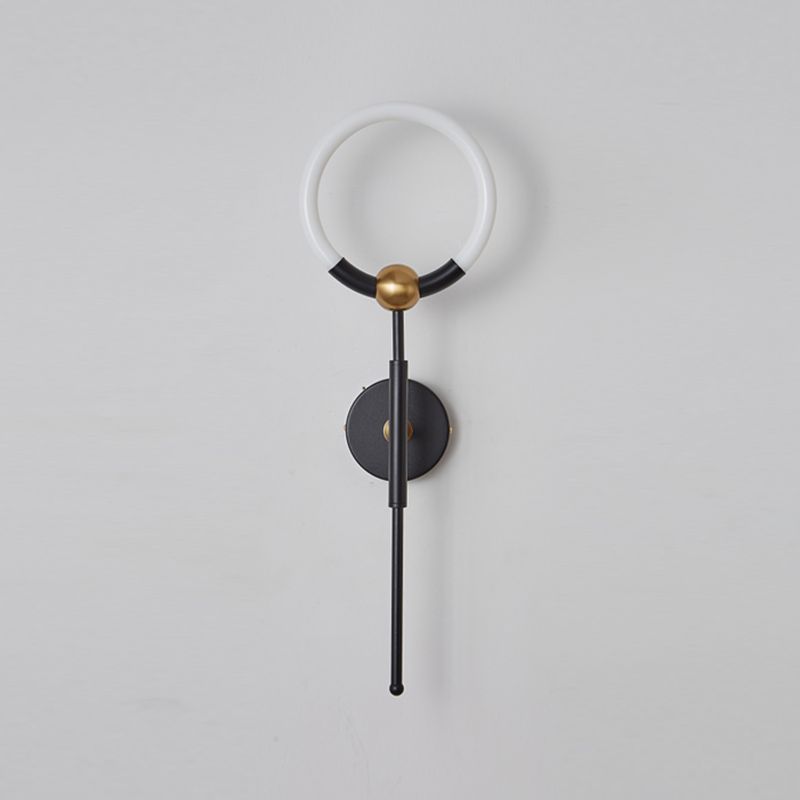 Salon Murne Gamique Postmodern Metal Wall Murd Lightture avec une teinte acrylique