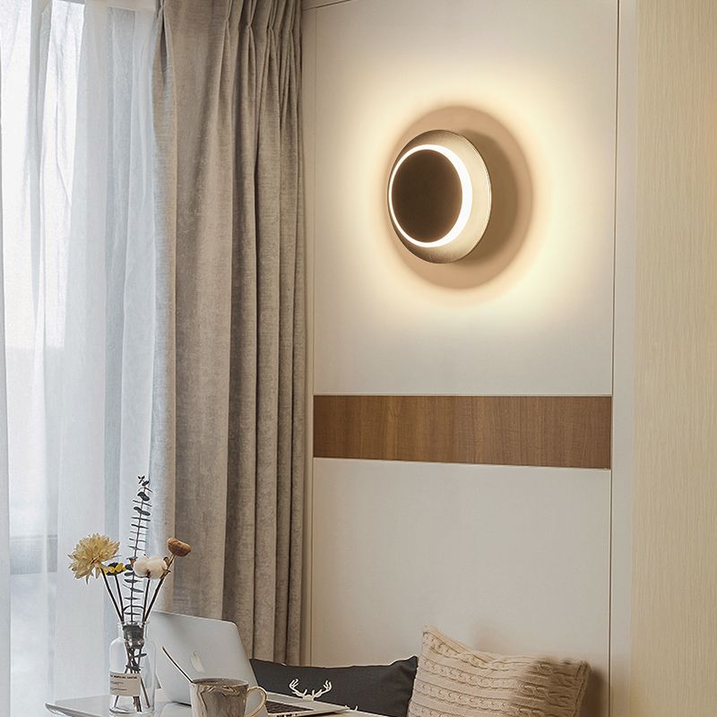 Modern Style Circle Shape Wall Sconce Metal 1 Light Wall Lighting for Bedroom