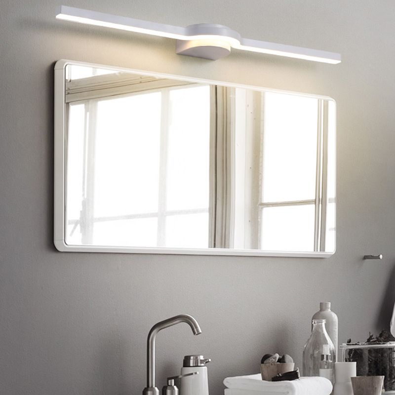 Luce da parete di forma lineare in metallo moderno a 1 lucciola lampada montata