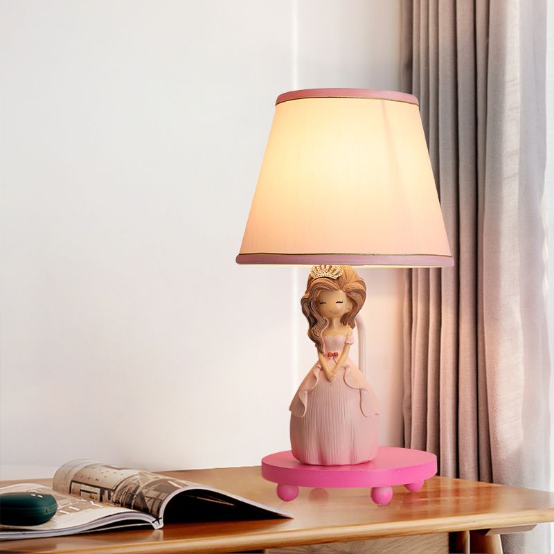 Tissu conique de table de table de table de lampe 1-Bulb Lumière de table de chevet rose avec design princesse