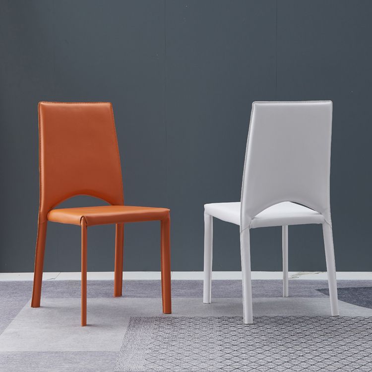 Chaise de salle à manger de cuisine de style contemporain chaise sans bras empilable avec des jambes en métal