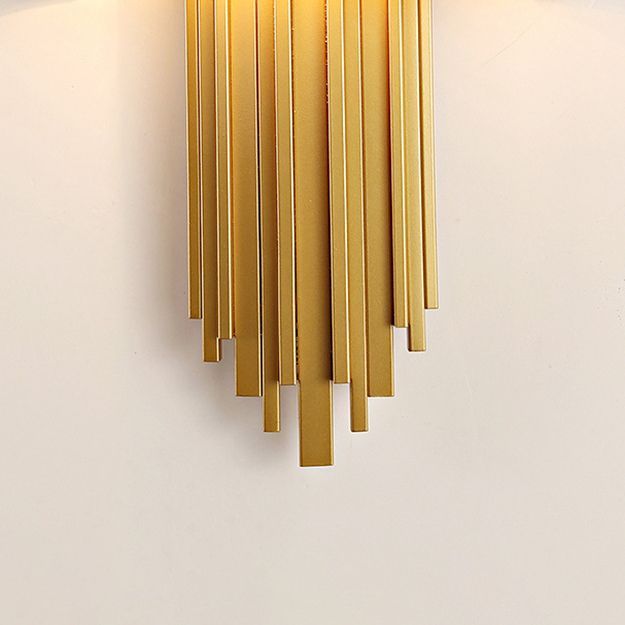 Postmodern Metal Wall Sconce Two Blub Wall Mounted Light Fixture for Bedroom