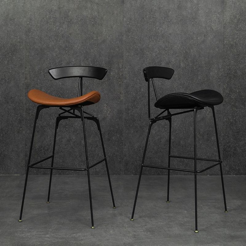 Tabouret de bar en fer noir, tabouret de comptoir à dossier bas de style industriel avec siège en selle