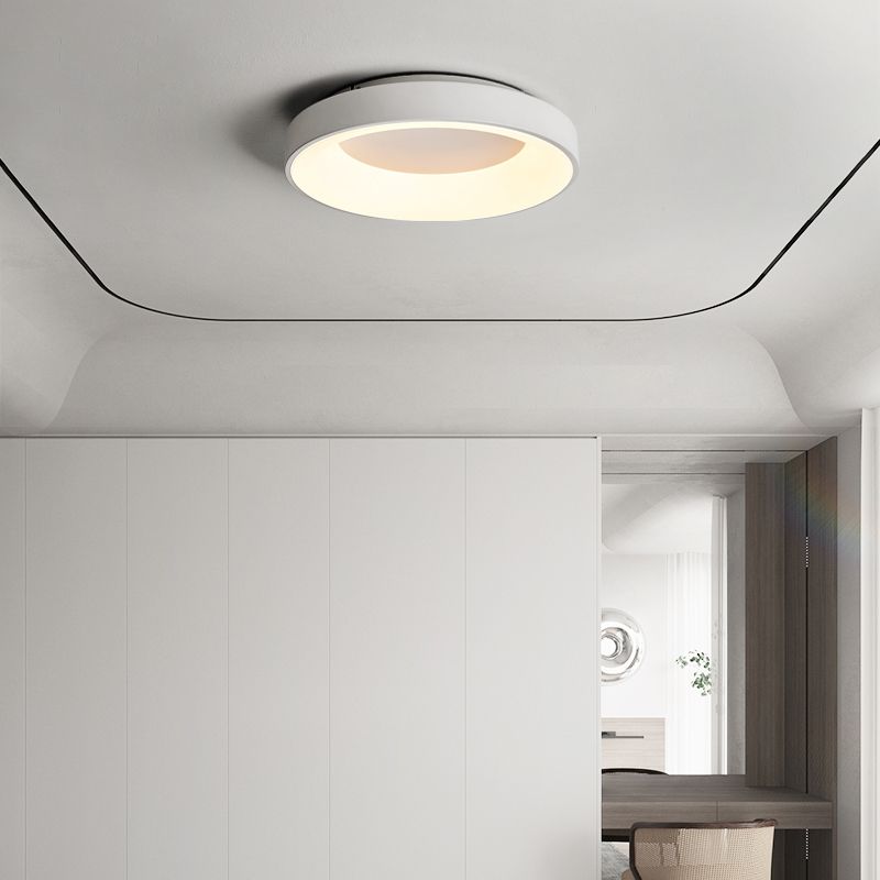 Minimalism LED Flush Mount Round Metal Ceiling Light Fixture for Bedroom