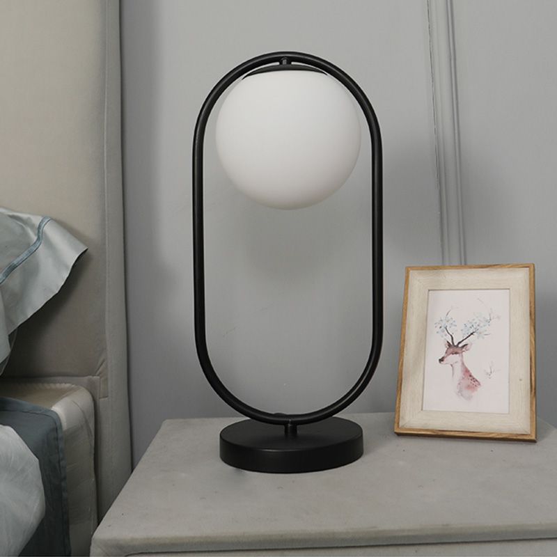 Milky Glass Ball Shade Nachttischlampe Einfachheit Single-Bulb-Tischlicht