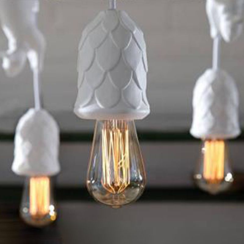 Resin Squirrel Modeling Single Bulb Hanging Light Modern Style Macaroon Pendant Lamp for Bedroom