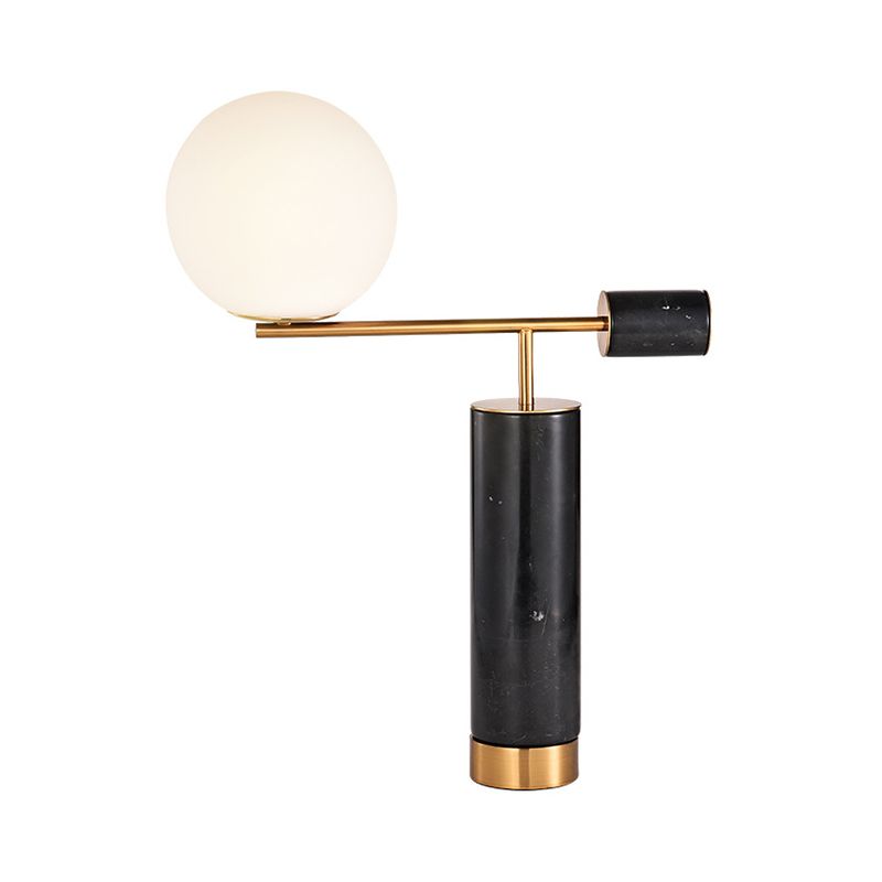 Schwarz/Weiß -Hebel -Tischständer leichte postmoderne 1 Glühbirnen -Marmor -Nachtlampe mit Kugelmilchglasschatten