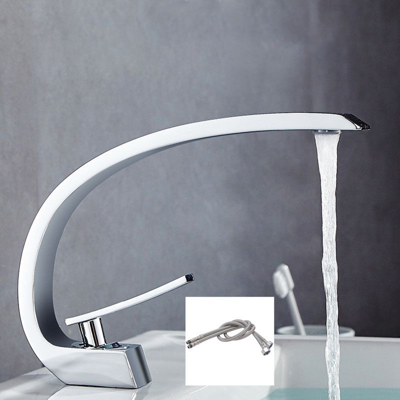 Light Luxury Bathroom Faucet Single Hole Basin Lavatory Faucet with Lever Handle