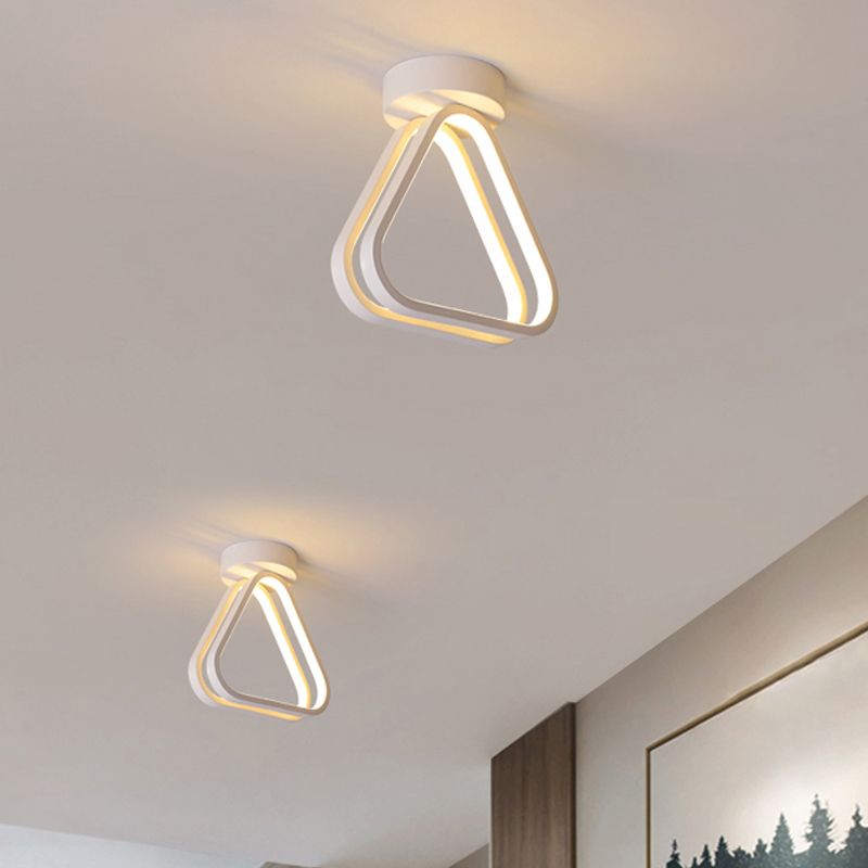 Driehoek Acryl Plafond Verlichting Eenvoudige Stijl Zwart/Wit LED Flush Mount Lamp in Warm/White/3 Color Light