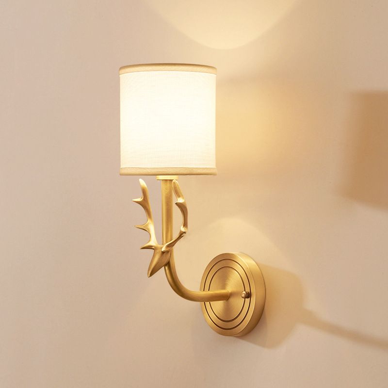 Zylindergewebe Wandlampenleuchte Cottage 1 Kopf Schlafzimmer Wandleuchte mit Hirschkopf -Deco in Schwarz/Gold