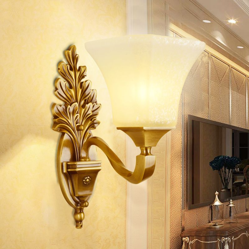 Leche de oro Vidrete de oro Luz de pared de estilo antiguo en forma de pagoda.