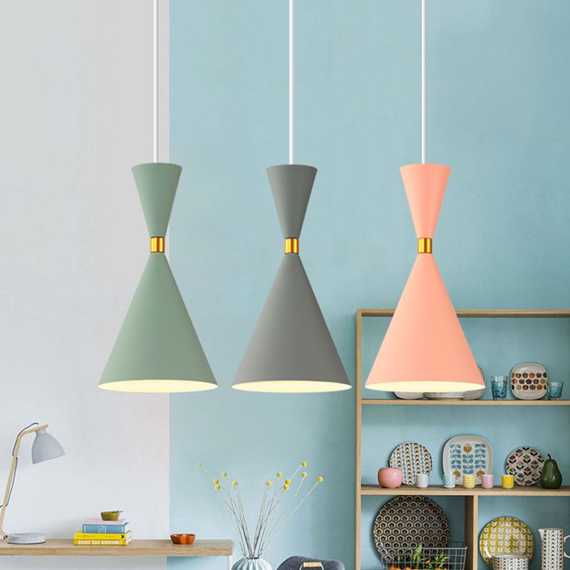 Lampada a sospensione in alluminio conico Macaron a 1 ciuffa a sospensione per sala da pranzo