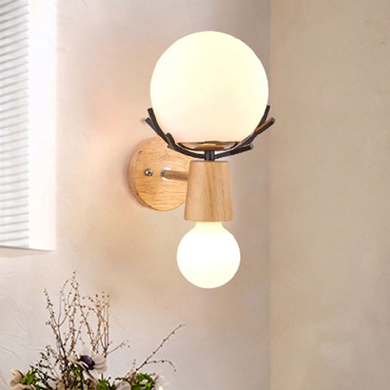 Luce di applique in globo bianco con corna lampada da parete in vetro in legno rustico con base beige per scale