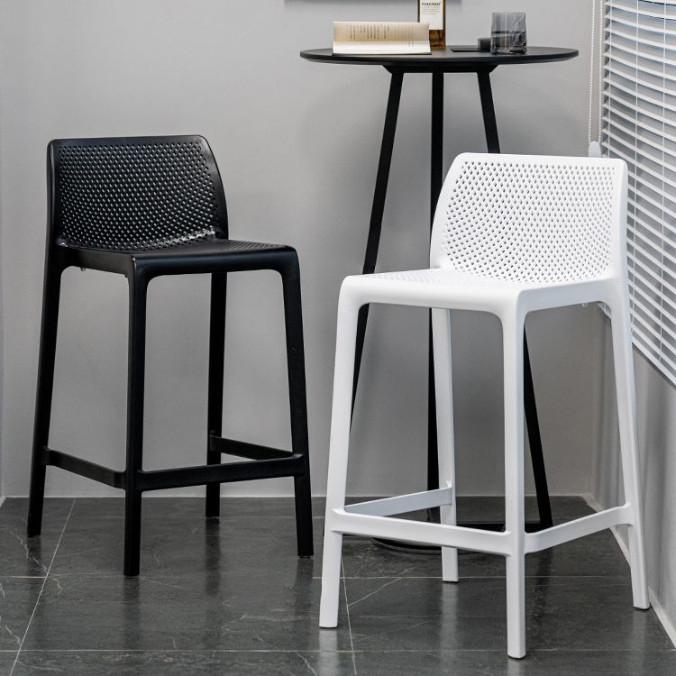 Contemporary Low Back Indoor Plastic Armless Bar Stool with Footrest