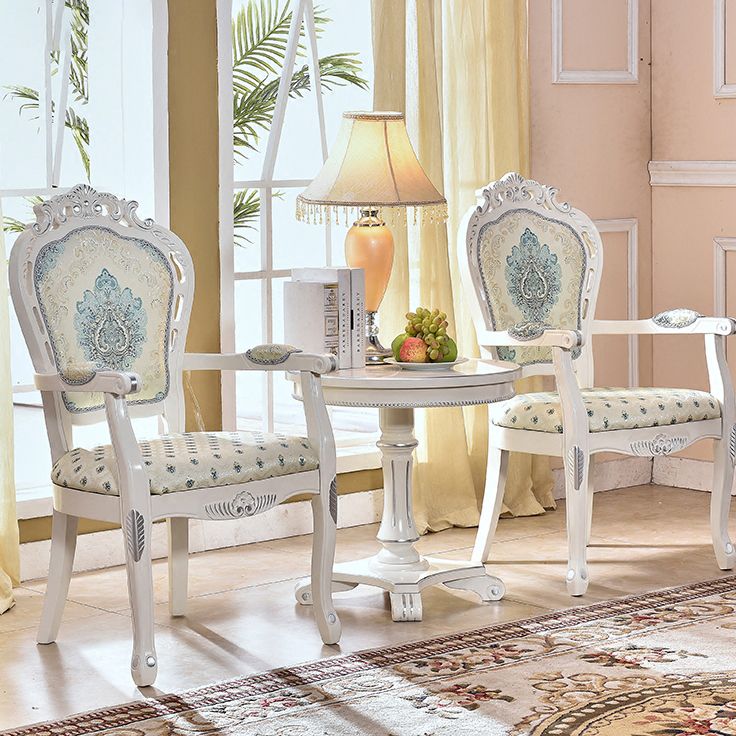 Silla de comedor de tela victoriana con respaldo King Louis y acabado mate (juego de 2)