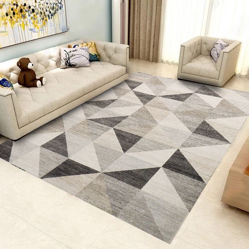 Fresh Simplicity Rectangle Area Rug Modern Triangle Printed Indoor Rug Polyester Stain Resistant Carpet for Home Decoration