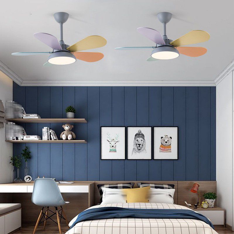 5 - Blades Kids Style Ceiling Fan Metal and Wood Fan Lighting Fixture in Grey / White