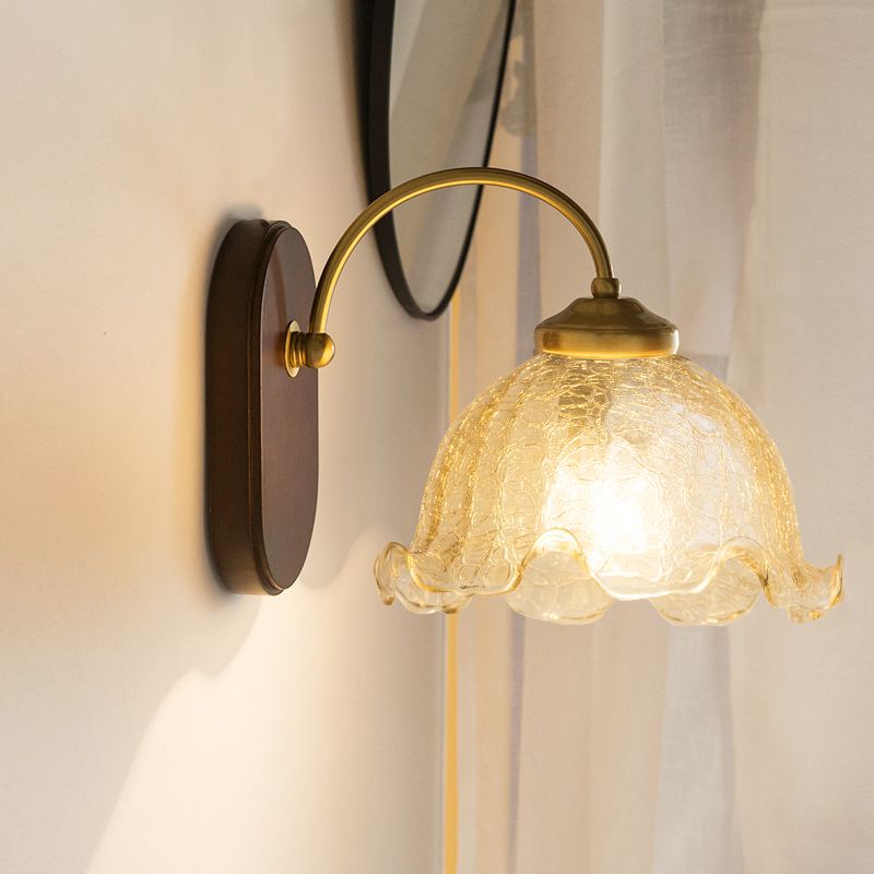 Flower Sconce Light Fixtures Modern 1-Light Brass Wall Mounted Lamp with Grass Shade