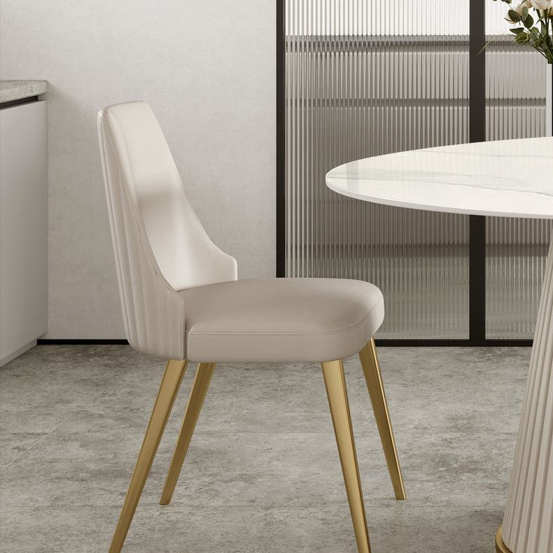 Runder Stein-Esstisch im Luxus-Stil mit Sockel, lässige Möbel für Zuhause