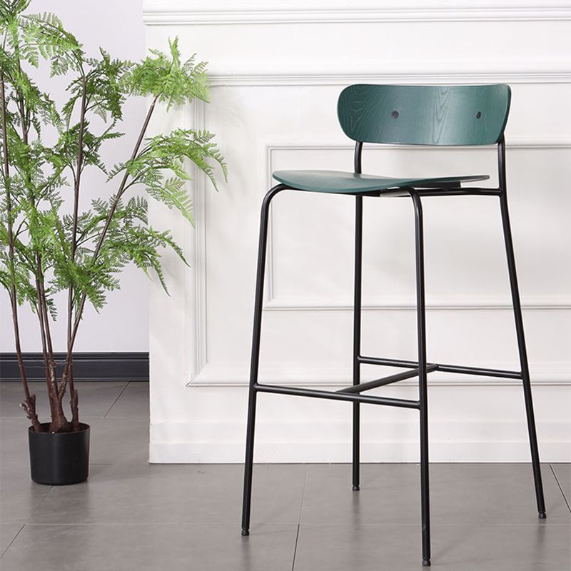 Industrieller, schlichter Barhocker aus Eisen, Restaurant-Hocker mit Holzsitz, 1 Stück