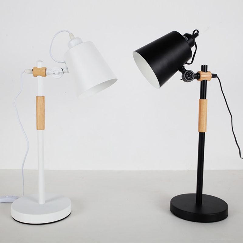 Lámpara de escritorio de tono de cono con pivoteas Metal nórdica de 1 luces Ligera de lectura de la sala de lectura
