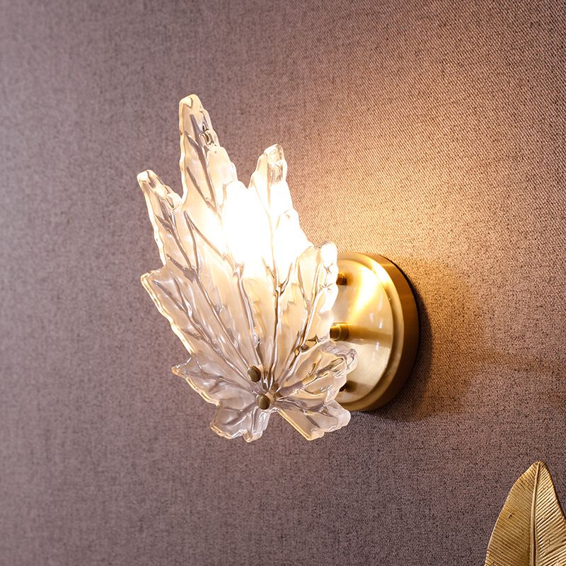 1 Bulb Wall Light Sconce Traditional Living Room LED Wall Lighting Fixture with Maple Clear Glass Shade