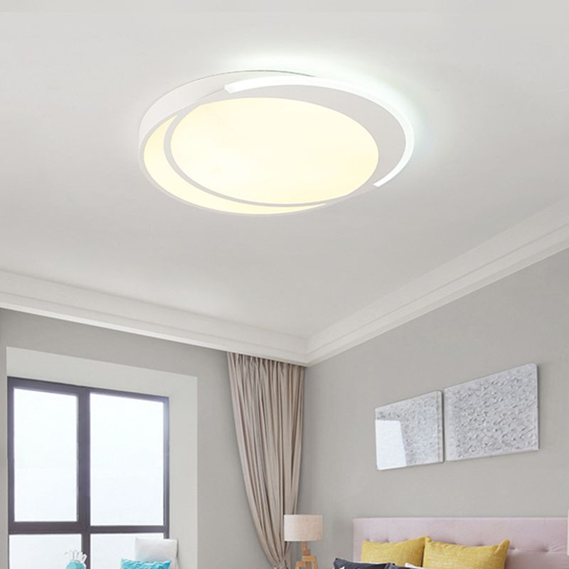 Circle Acrylic Flush Mounted Ceiling Light Minimalistic LED White Flushmount Ceiling Lamp