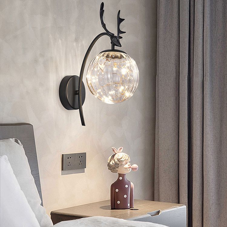 Lampada montata a parete interna da 14 "ad alta semplicità con tonalità di vetro in nero/oro