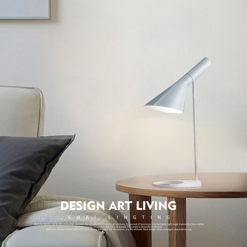Moderni lampada da tavolo geometrica lampada da scrivania in metallo per soggiorno camera da letto