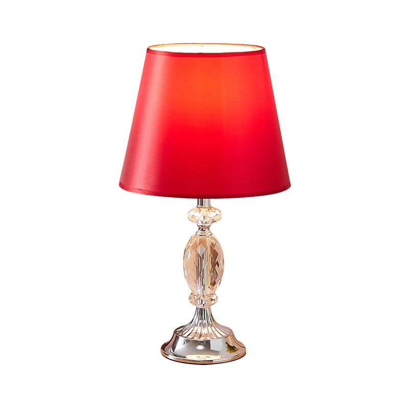1 Glühbirnenschattentisch Leichte traditionelle Rot/Kaffee/Flachs -Tapered Sleeping Room Nighttange Lampe mit abgeschrägten Kristallblöcken