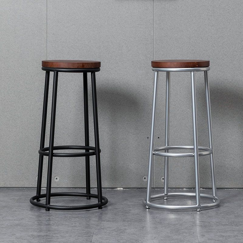 Modern Style Iron Bar Stool with Metal Footrest Simple Bar Stool for Bar