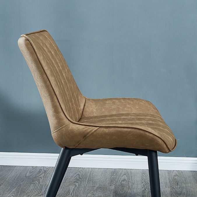 Silla lateral escandinava interior Silla de comedor con respaldo sólido tapizada de metal
