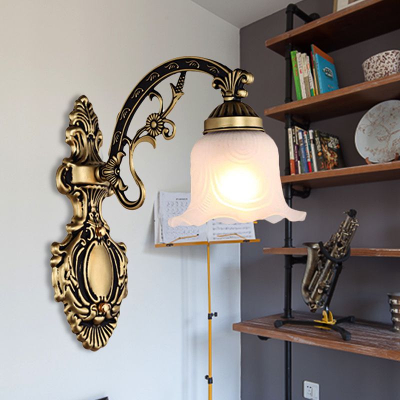 Messing/goldener überbackener Wandleuchte Retro weißer Glasschatten 1/2-Licht Wohnzimmer Wandlampe