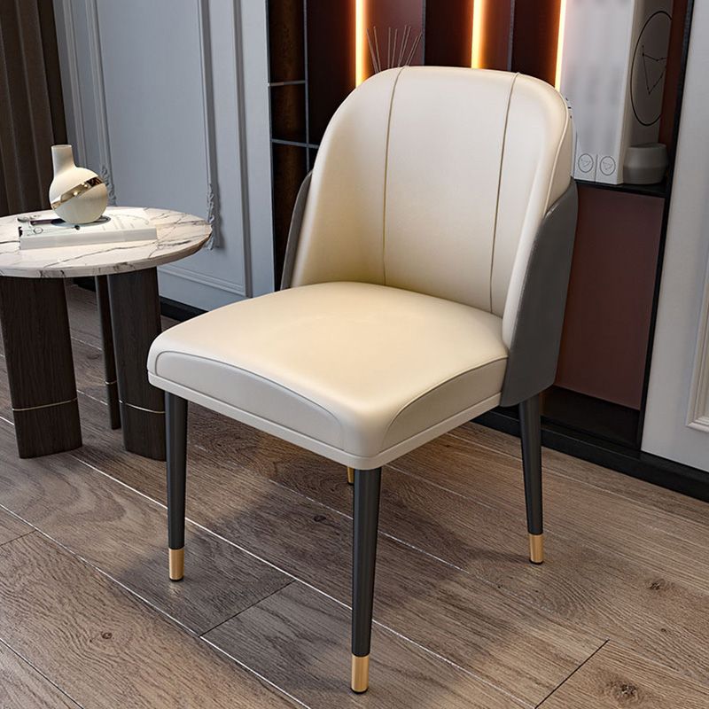 Silla lateral escandinava para el hogar Silla de comedor Parsons tapizada de metal
