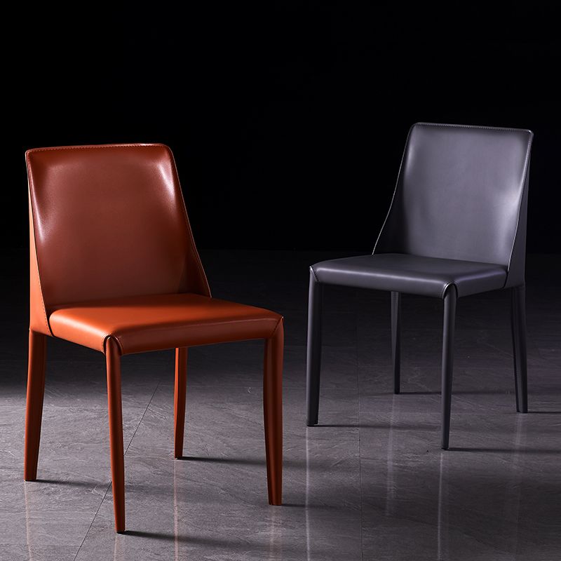 Chaise de selle moderne avec base en métal 32 "H CHAISE DE DINSAGE DE COURT
