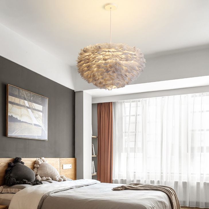 Schattierte hängende Deckenleuchte Minimalismus Feder Schlafzimmer Kronleuchter Anhänger Licht in Weiß