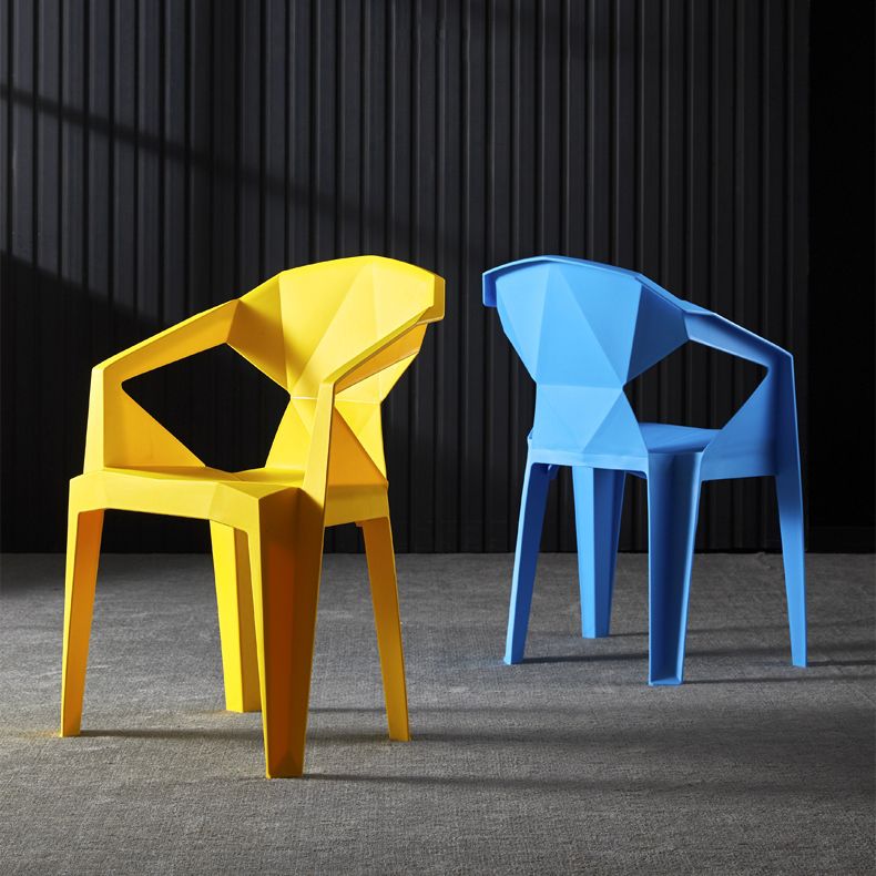 Chaises de salle à manger de style moderne Chaises d'appoint empilables en plastique pour la cuisine (Ensemble de 4)