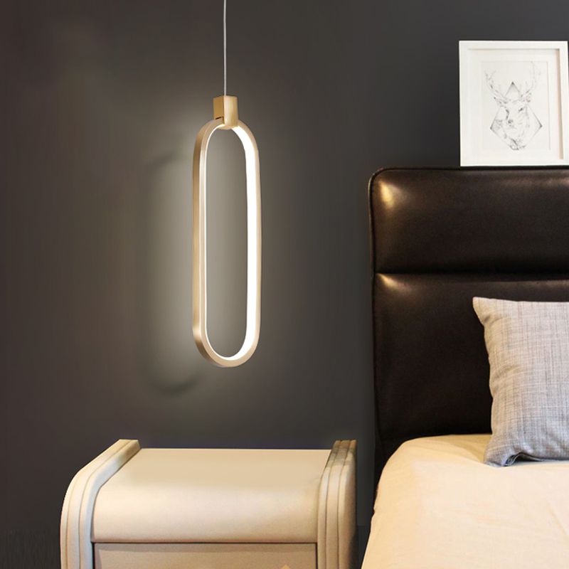 Lumières suspendues linéaires Symiss à montage suspendu en métal moderne pour le chevet