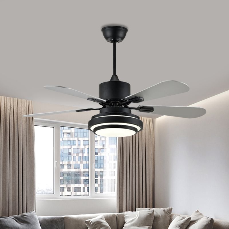 48 "W Black LED Plafond lampe à fans moderniste moderniste Métal rond Semi Flush Mounted lampe pour le salon avec 4 lames en argent, conversion de fréquence