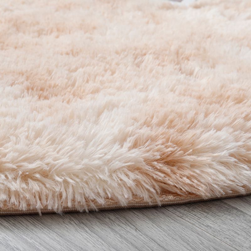 Tapis en peluche élégant Tapis de couleur solide Polyester Area Tapis résistant aux taches pour la décoration intérieure
