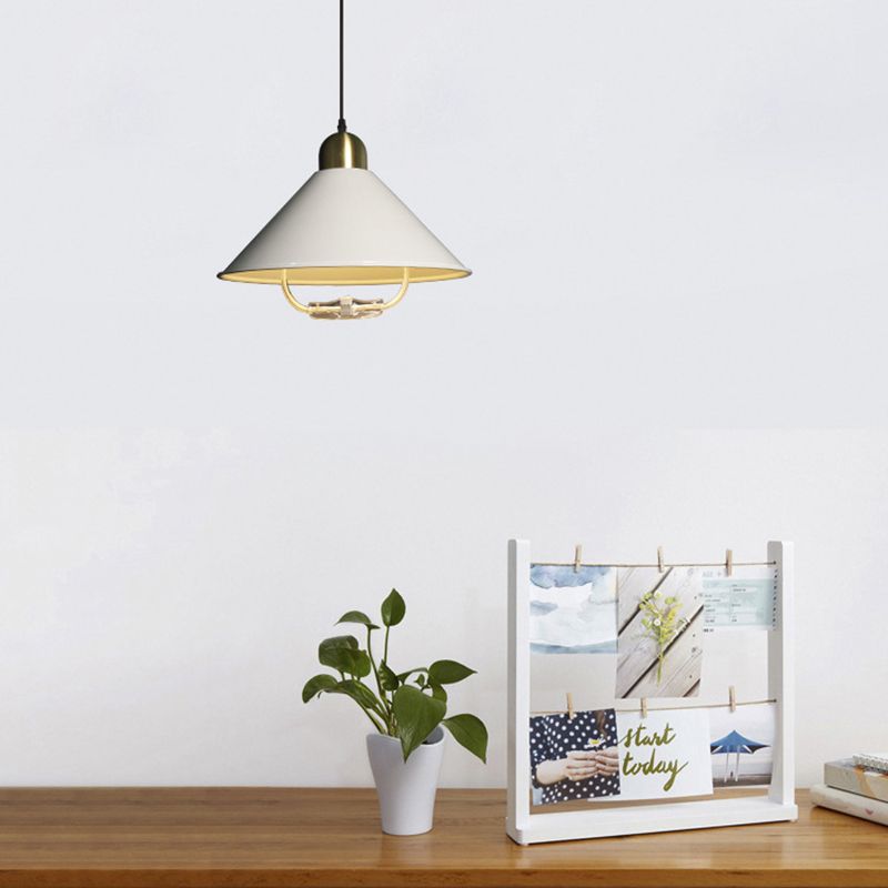 Metal Tapered Hanging Light Nordic Style 1 Light  Restaurant Ceiling Pendant Lamp  with Hand Pull Off