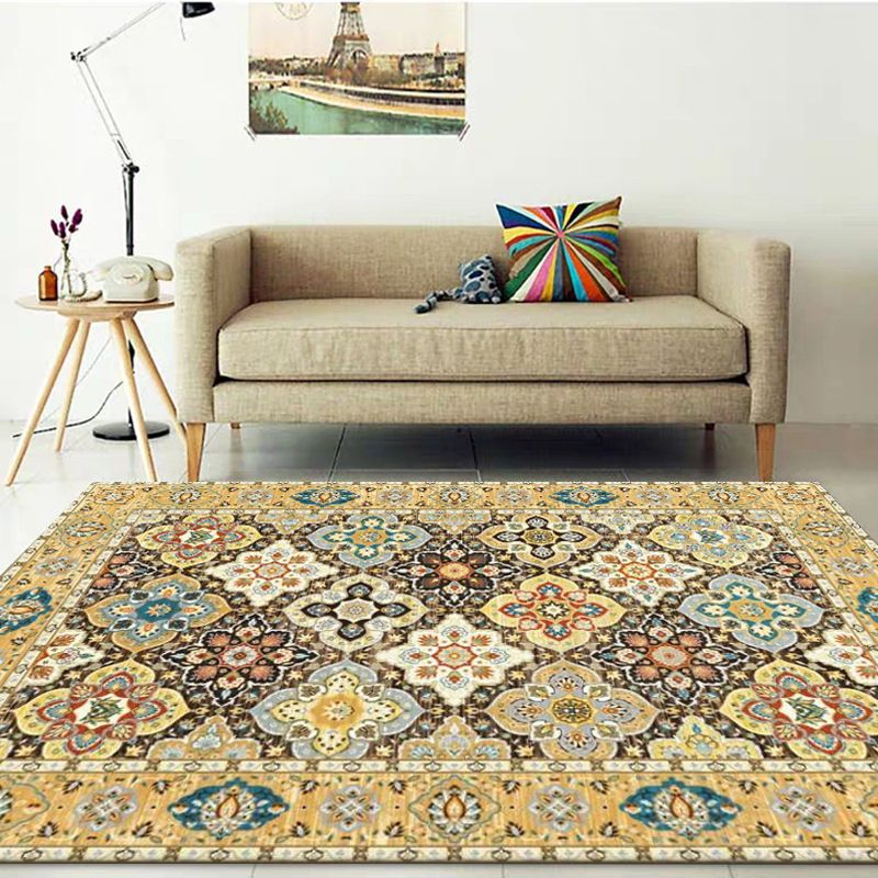 Persian Quatrefoil Patterned Rug Gold Polypropylene Area Carpet Machine Washable Stain Resistant Anti-Slip Backing Rug for Living Room