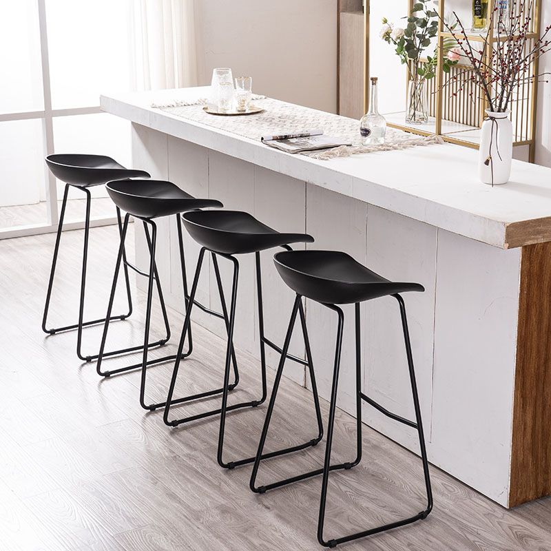 Modern Armless Backrest Counter Stool Iron Bar Stool with Plastic Seat