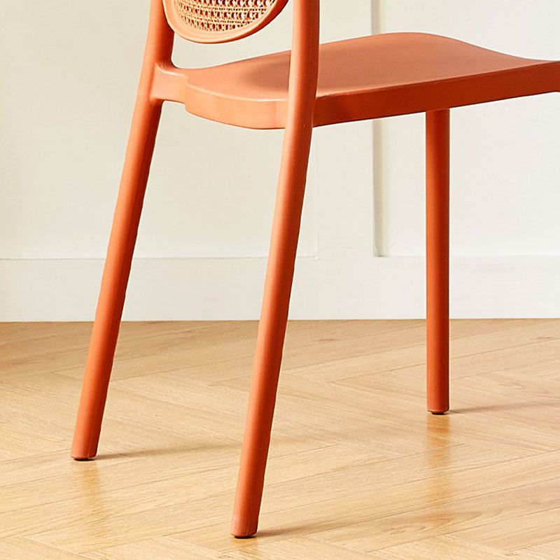 Sillas sin brazos de comedor de plástico de diseño escandinavo para el hogar, silla lateral con respaldo abierto