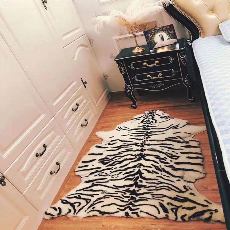 Novelty Shape Trendy Modern Rug Animal Printed Shag Rug Lamb Wool Easy Care Carpet for Home Decor
